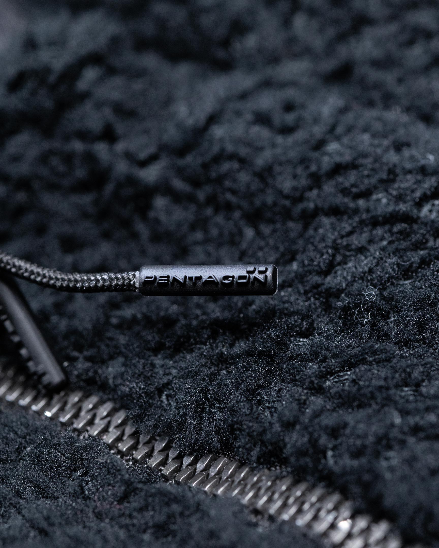Produs Teddy Polartec® Alpha™ Sweater Black Pentagon Tactical - Izolație Adaptivă și Confort Dinamic