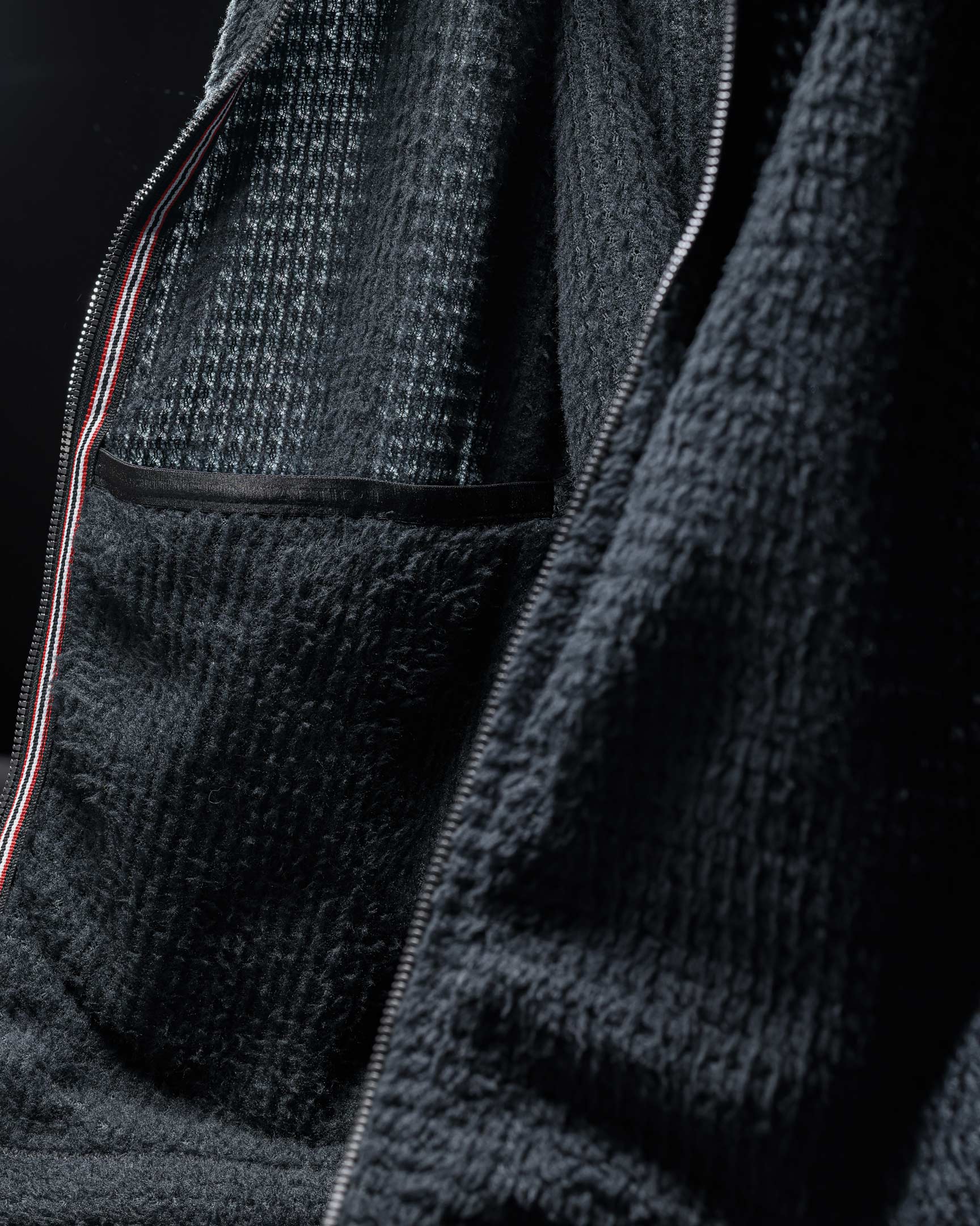 Produs Teddy Polartec® Alpha™ Sweater Black Pentagon Tactical - Izolație Adaptivă și Confort Dinamic