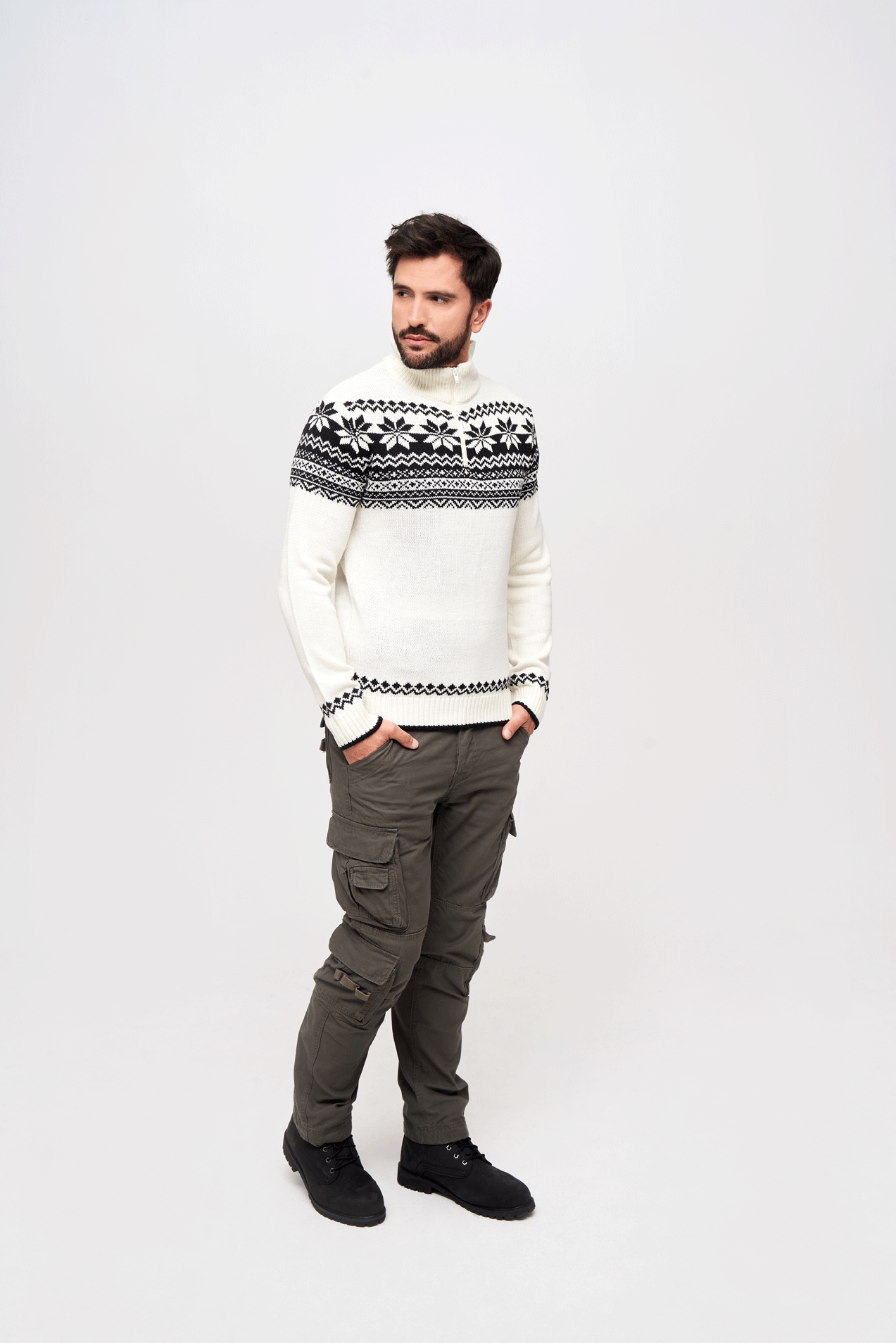 Pulover Norvegian Alb Brandit - Caldura Esentiala si Durabilitate