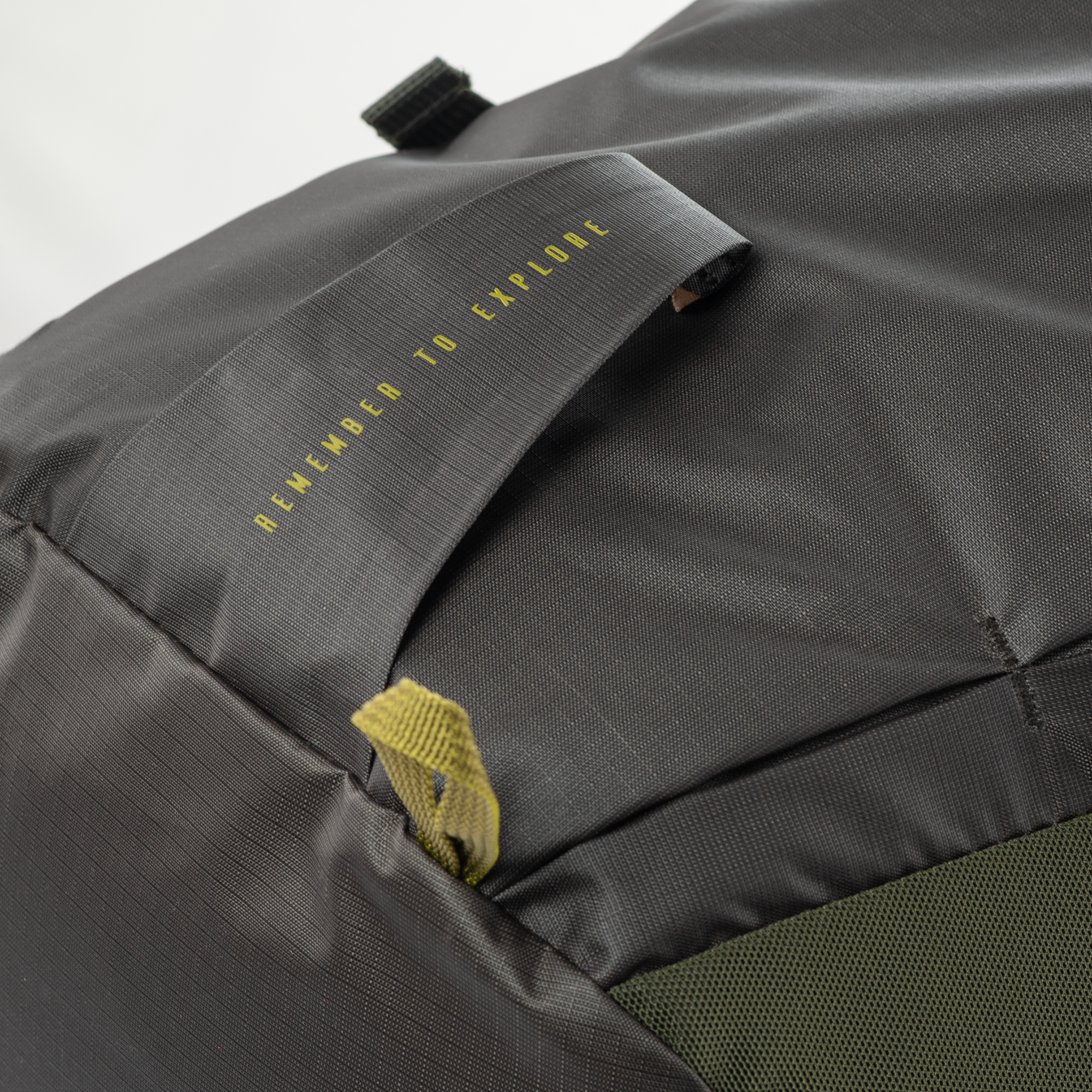 Rucsac ALPIS ELBRUS – Partenerul Tău Impermeabil și Ergonomic - 9