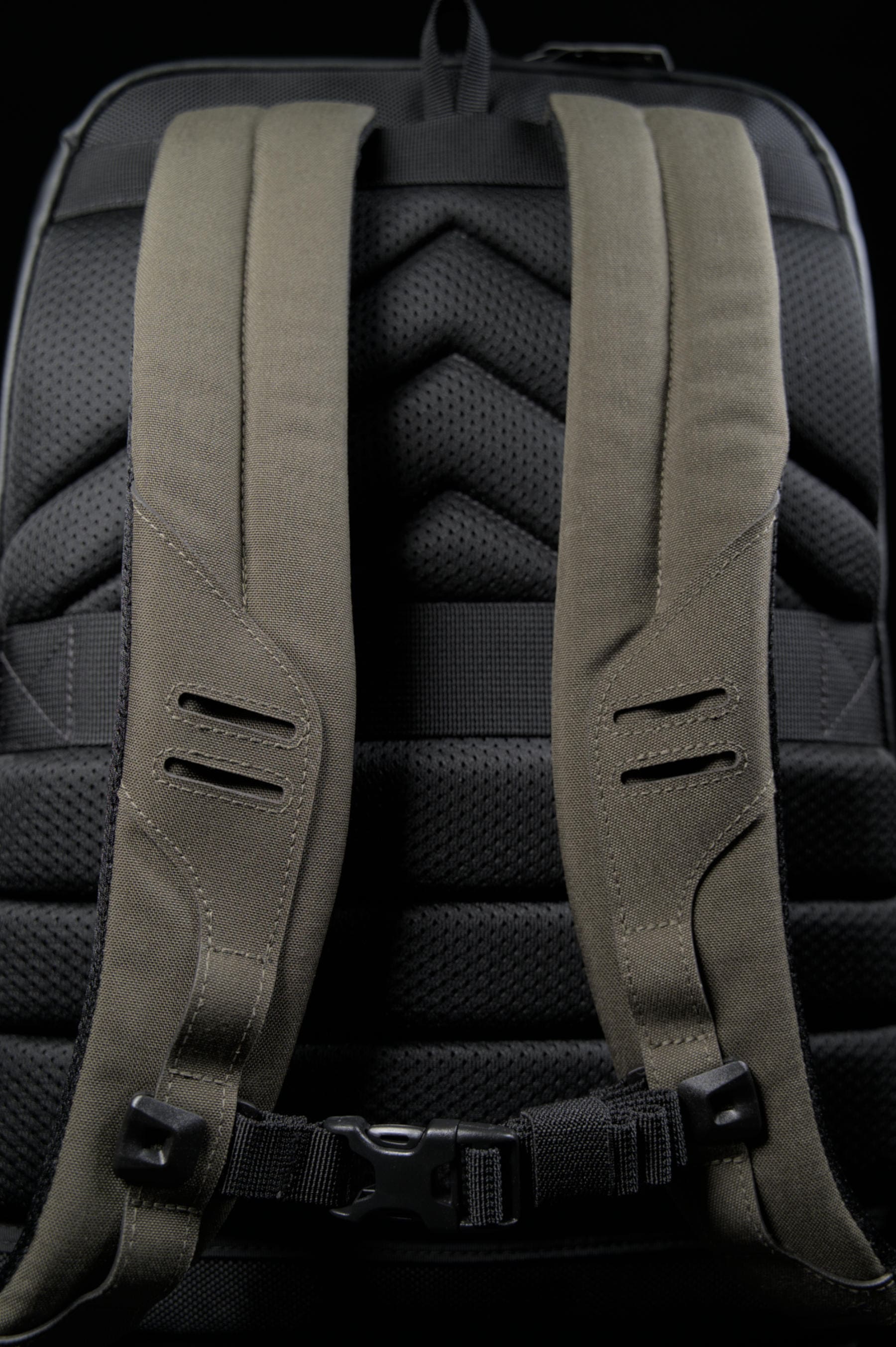 Rucsac Consul 27LT Backpack RAL7013 Pentagon Tactical - Stil Tactic și Utilitate Cotidiană
