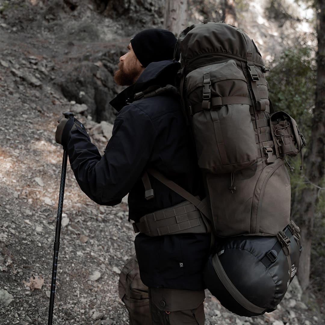 Rucsac Deos 65LT Backpack Coyote Pentagon Tactical - Performanță și Ventilație Optimă în orice Mediu