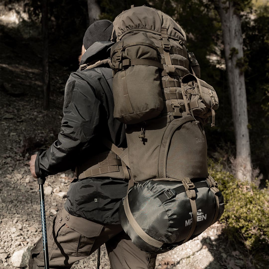 Rucsac Deos 65LT Backpack Coyote Pentagon Tactical - Performanță și Ventilație Optimă în orice Mediu