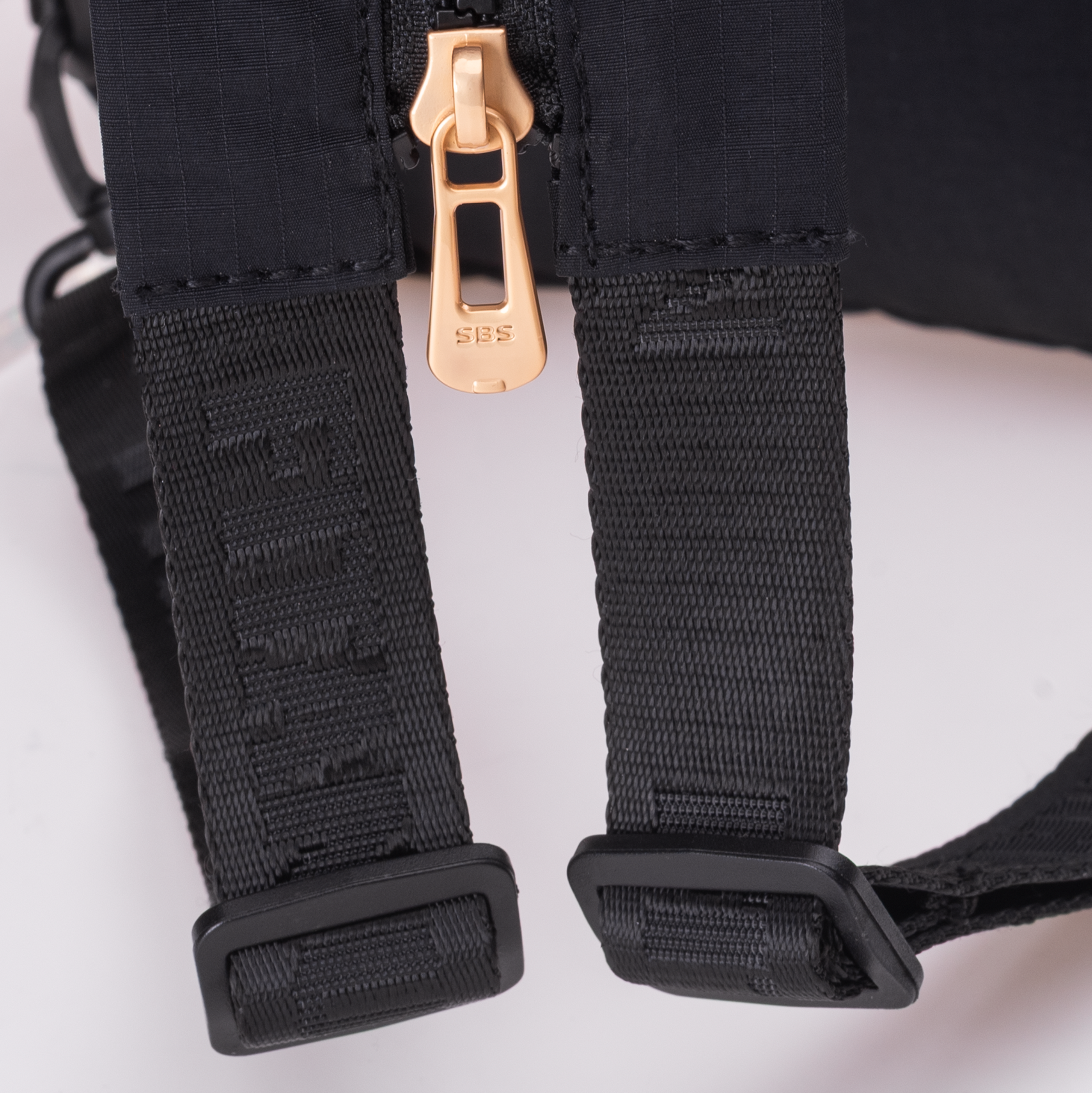 Rucsac/Geantă MATTEA FITANU - Versatilitate Sportivă și Stil Urban - 5