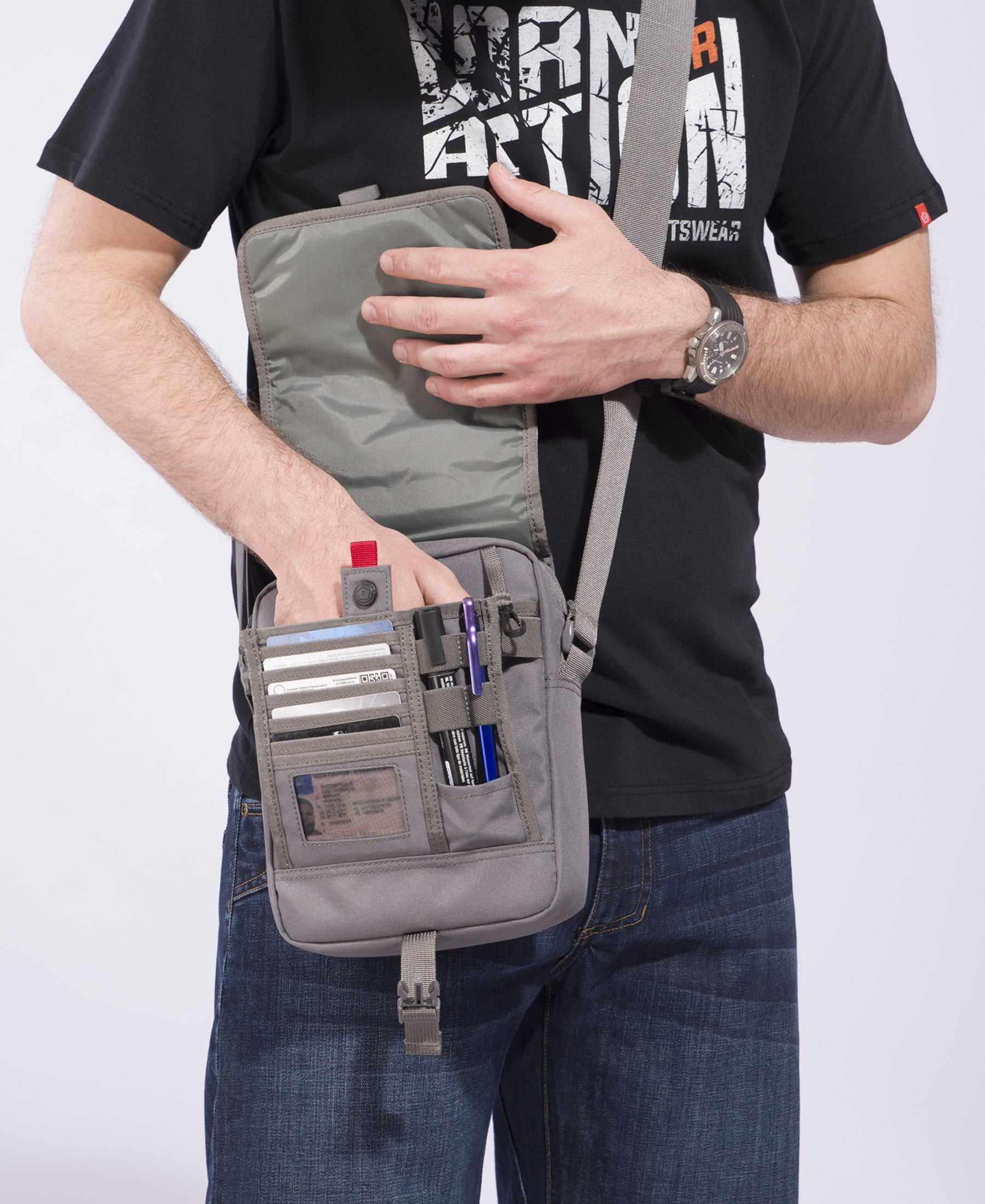 Rucsac Messenger Shoulder Bag RAL7013 Pentagon Tactical - Rezistență și Funcționalitate Fără Compromis
