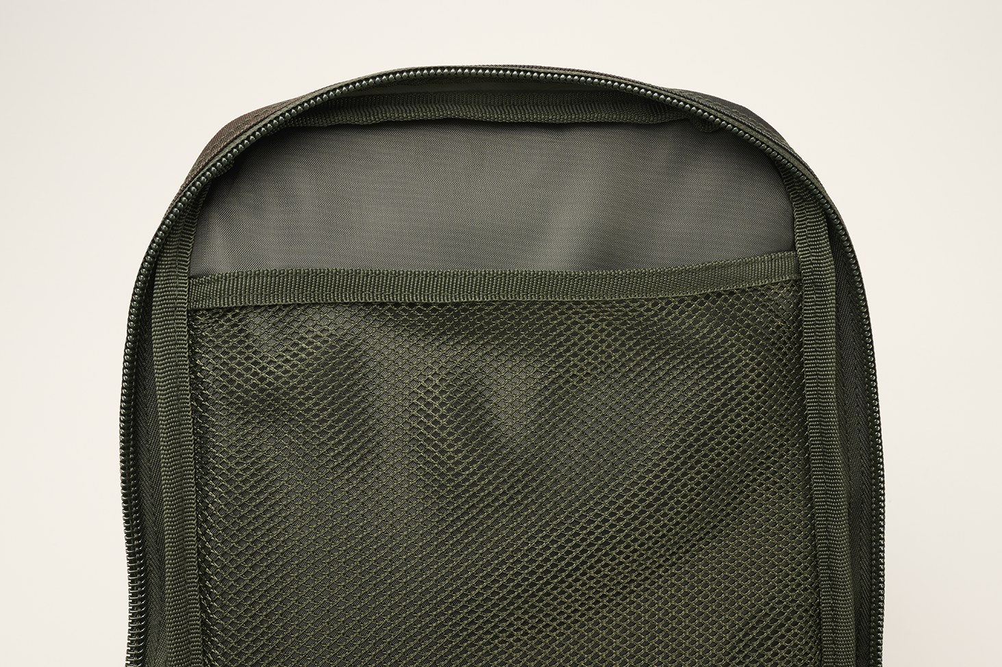 Rucsac US Cooper Medium Dark Woodland Brandit - Durabilitate Esențială