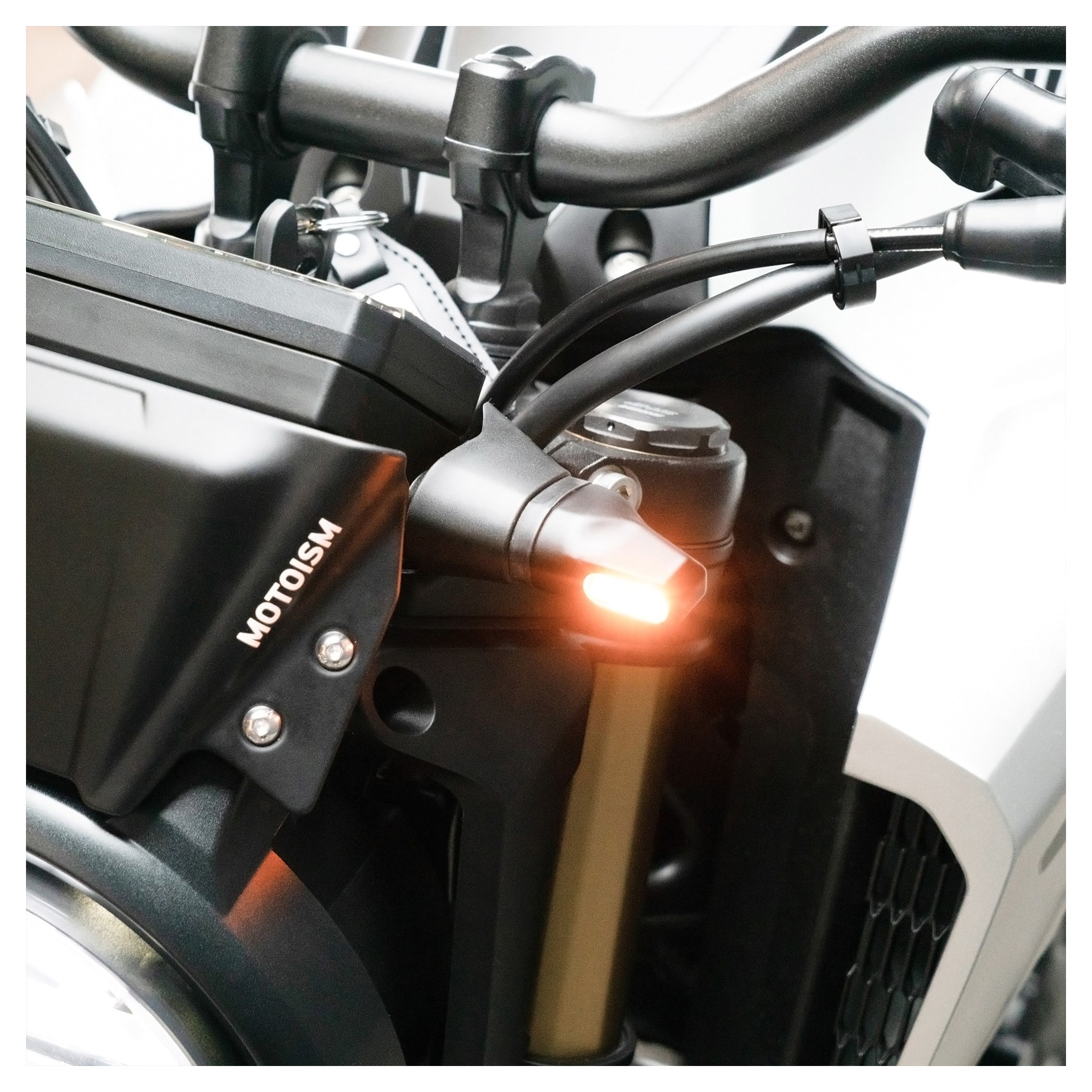 Semnalizatoare LED Motoism Neoshort 2-in-1 - Honda CB650R/Neo
