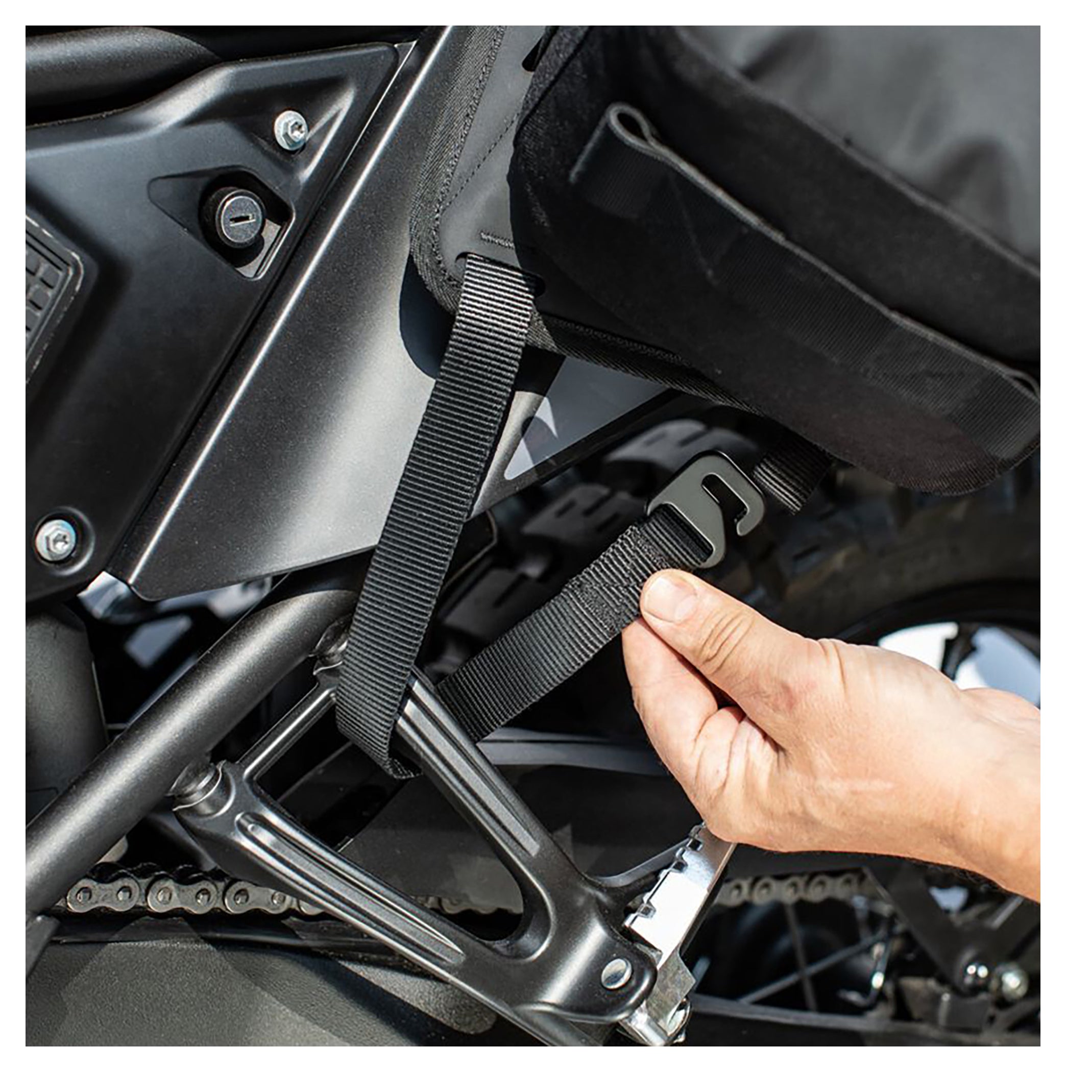 Sistem de Montaj OS-Base Kriega pentru Yamaha Tenere 700 - Robust și Modular