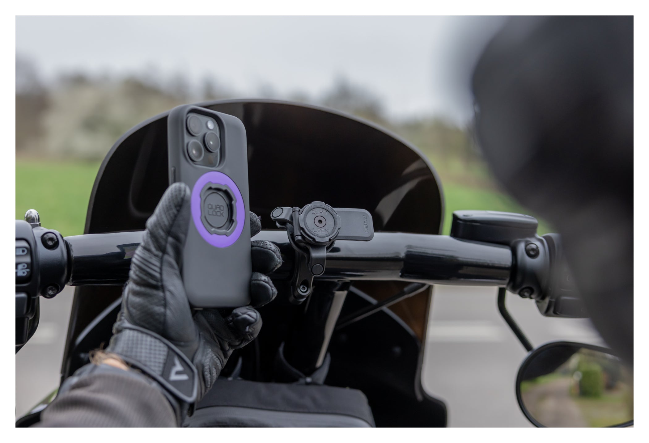 Suport Ghidon PRO Quad Lock - Fixare Sigură Smartphone