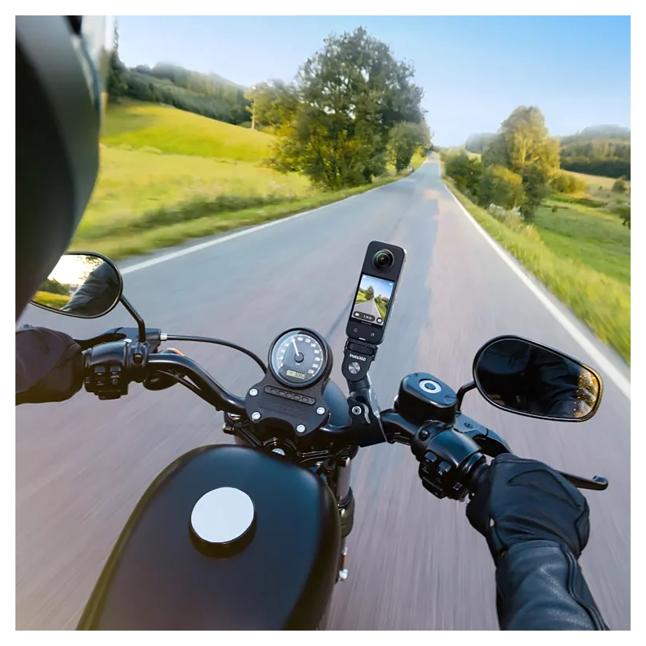 Suport Moto INSTA360 Motorcycle Mount Bundle - Versatilitate Maximă