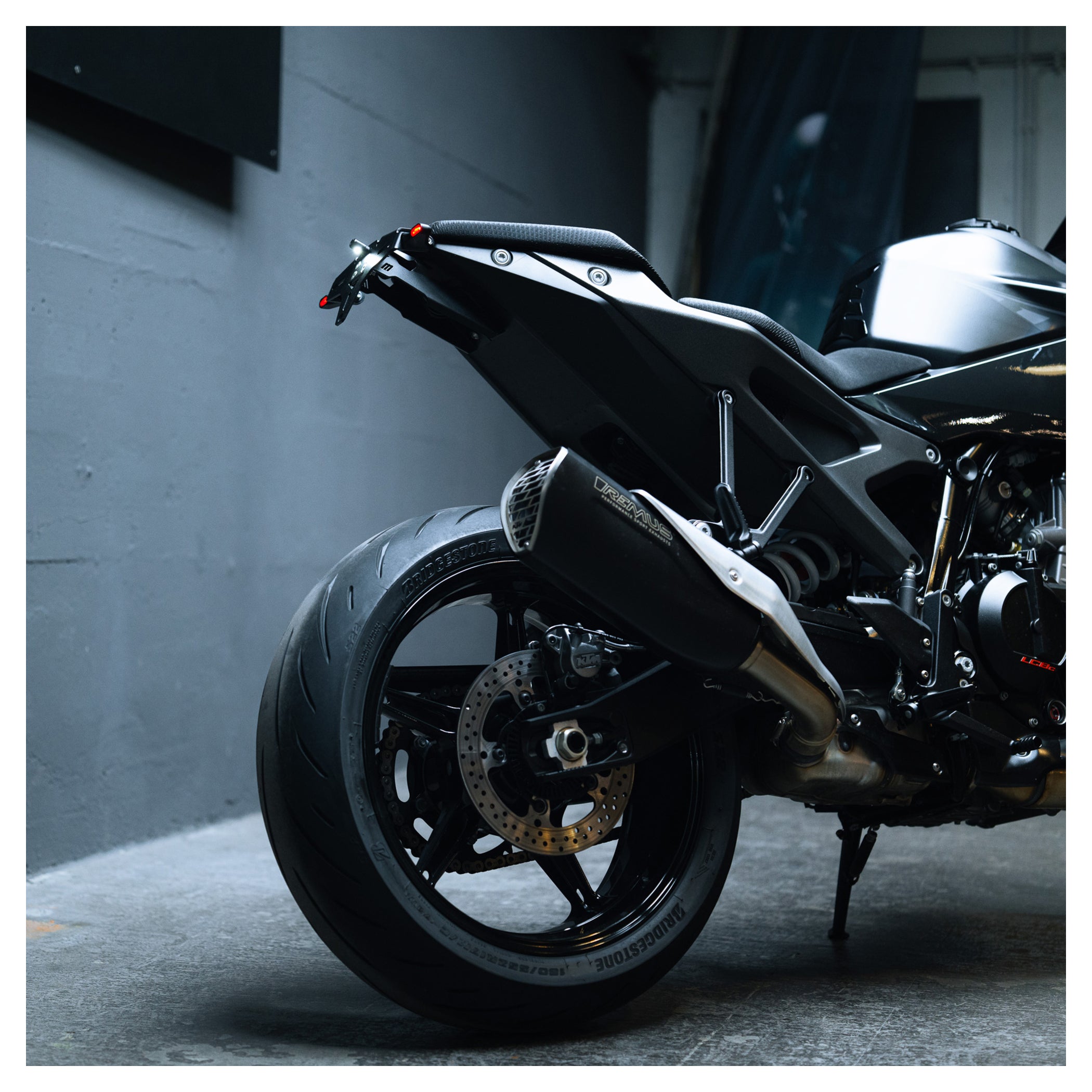 Suport Număr Motoism KTM 990 Duke / 1390 SD 24- - Design Sportiv