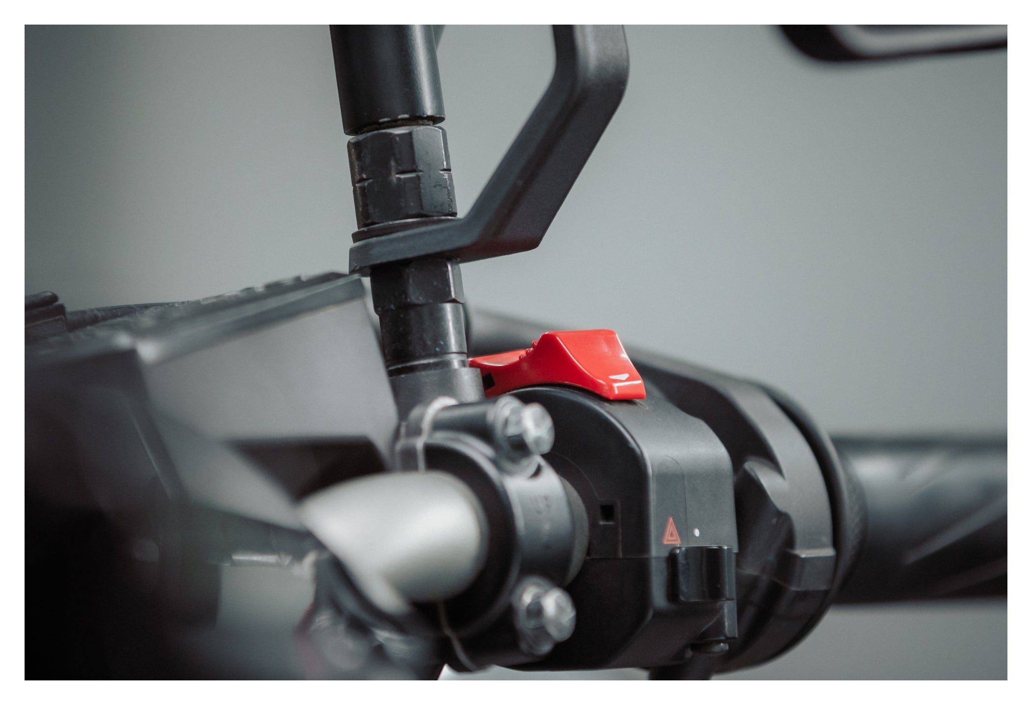 Suport Oglindă Moto Quad Lock - Fixare Sigură Smartphone