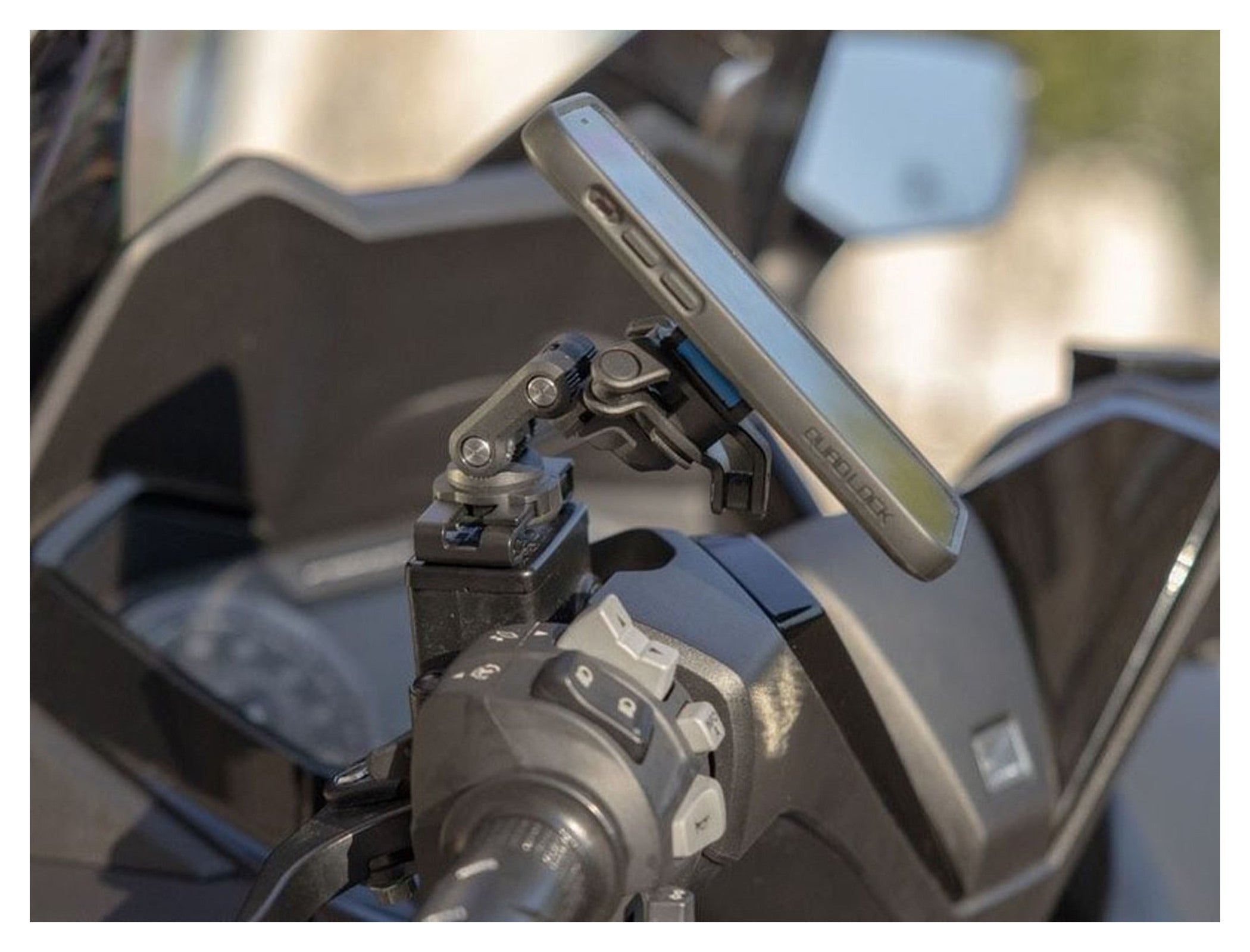 Suport Rezervor Frână Quad Lock - Siguranță și Versatilitate