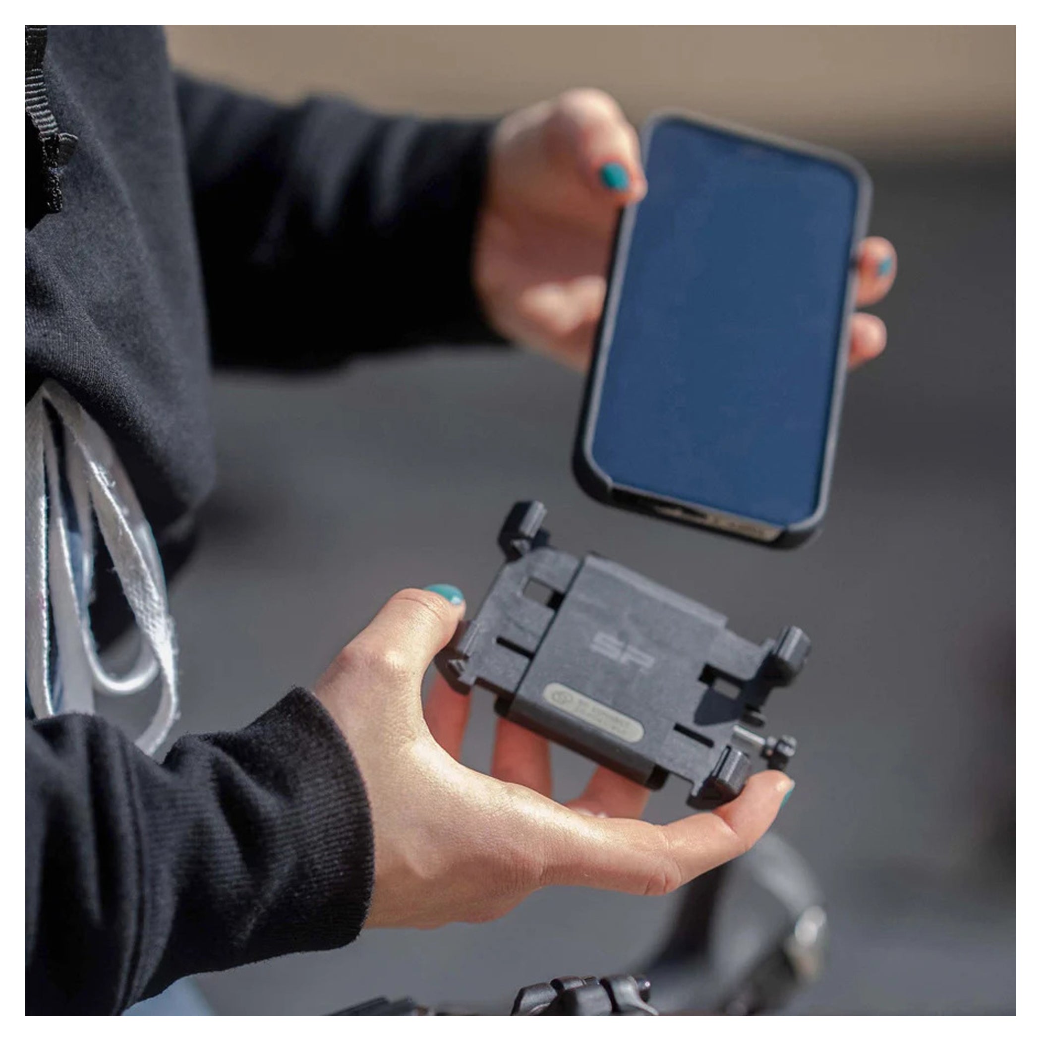 Suport Universal Telefon SP Connect - Prindere Rapidă & Sigură