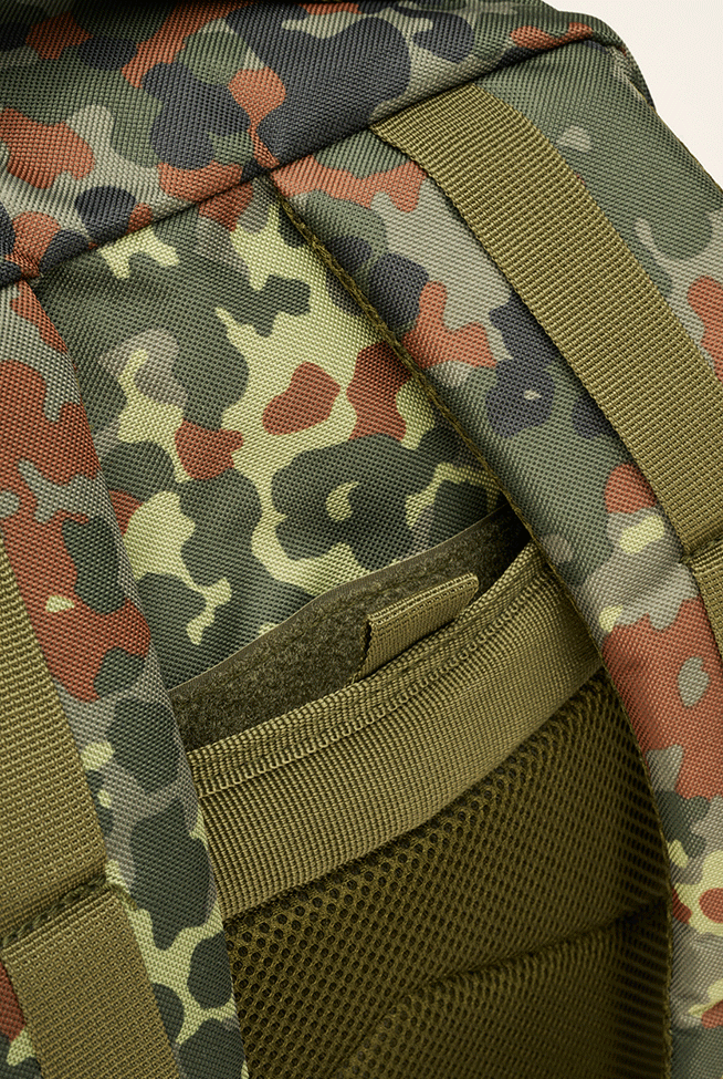 US Assault Pack Large Flecktarn Brandit - Versatilitate Tactică