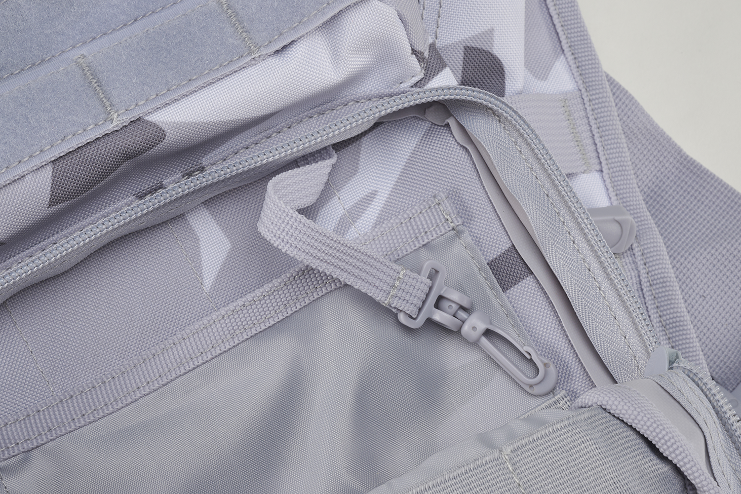 US Cooper Sling Pack Medium Blizzard Camo Brandit - Acces Rapid Echipament