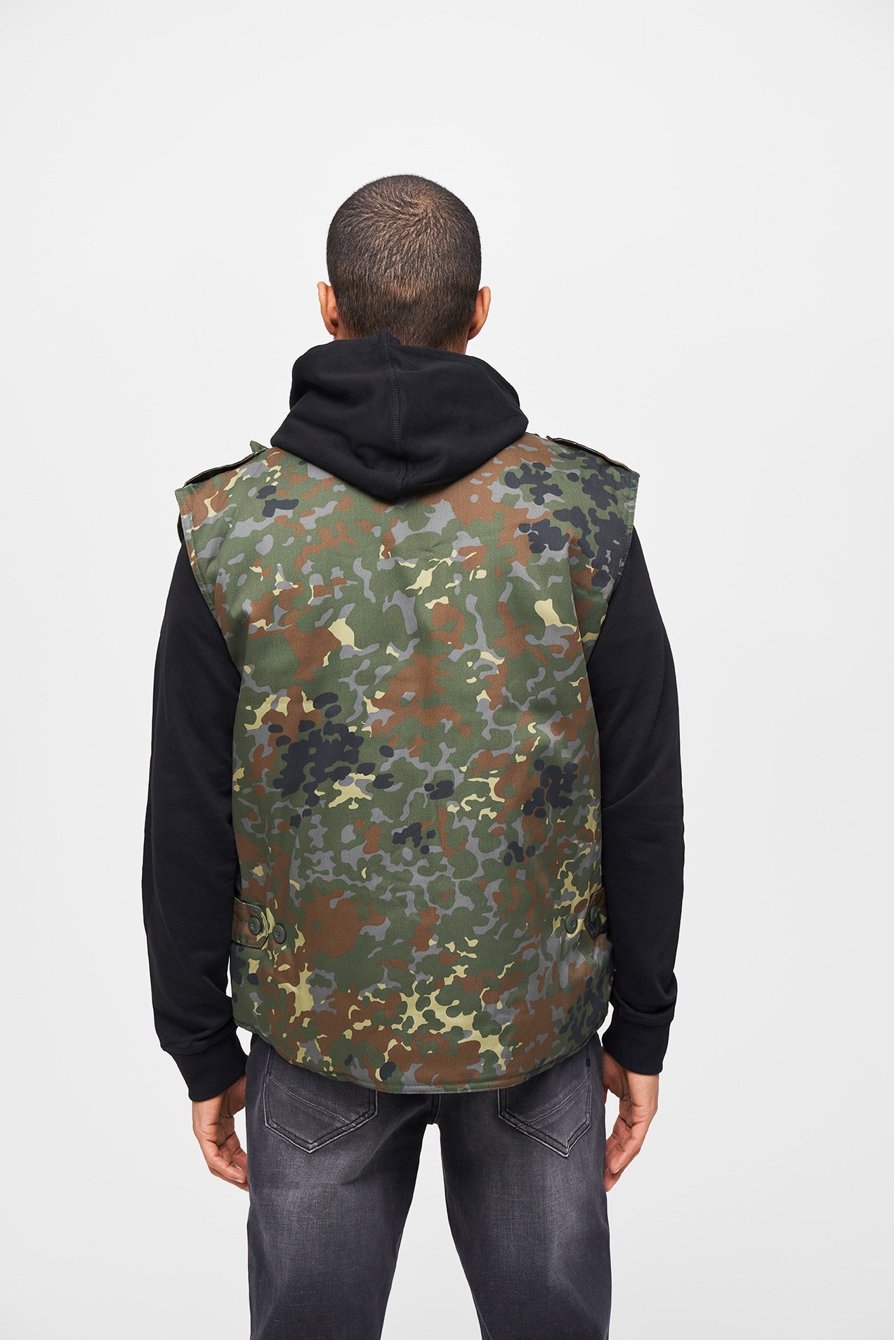 Vesta Ranger Flecktarn Brandit - Adaptabilitate si Rezistenta