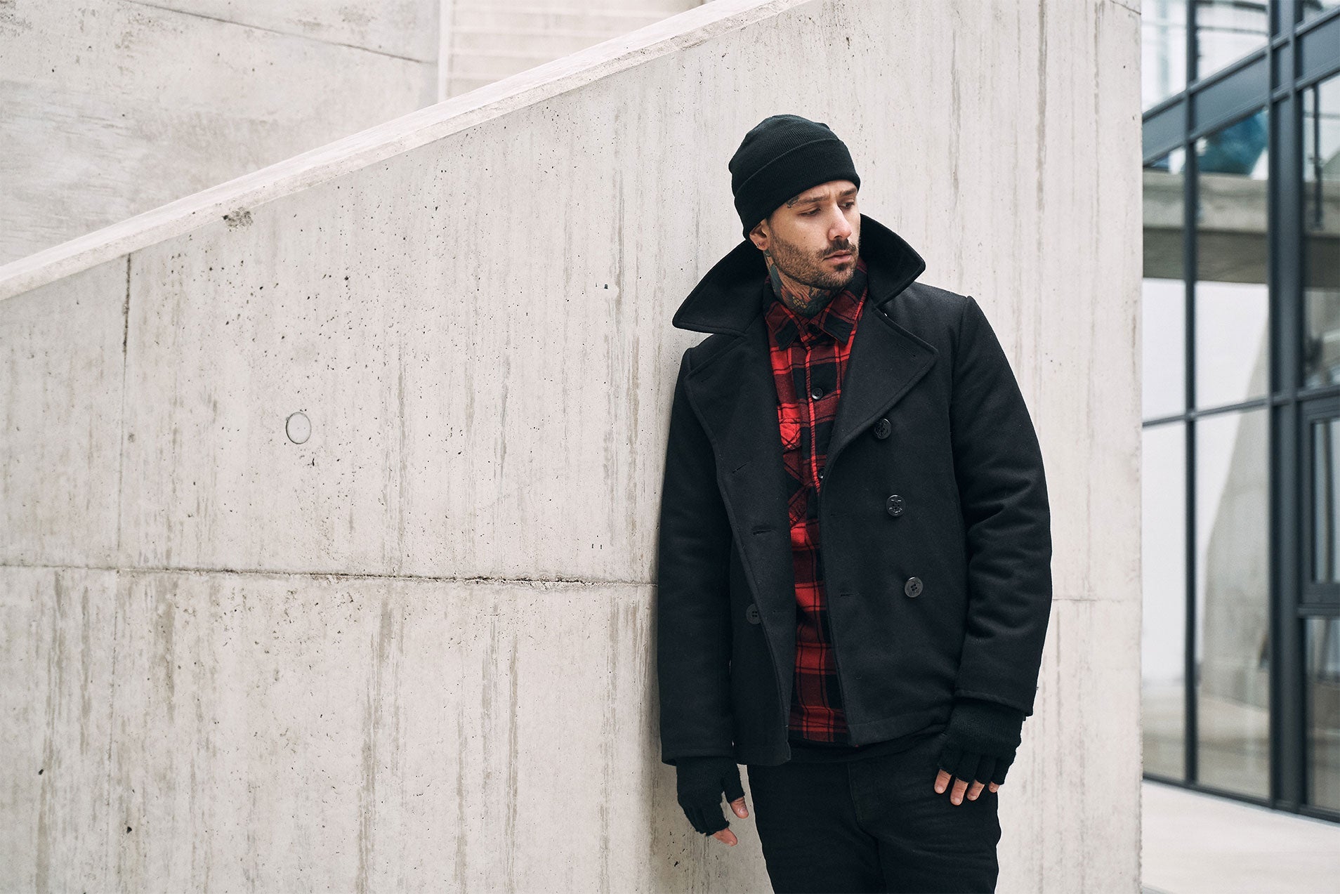 Veston Pea Coat Negru Brandit - Caldura si Stil Clasic